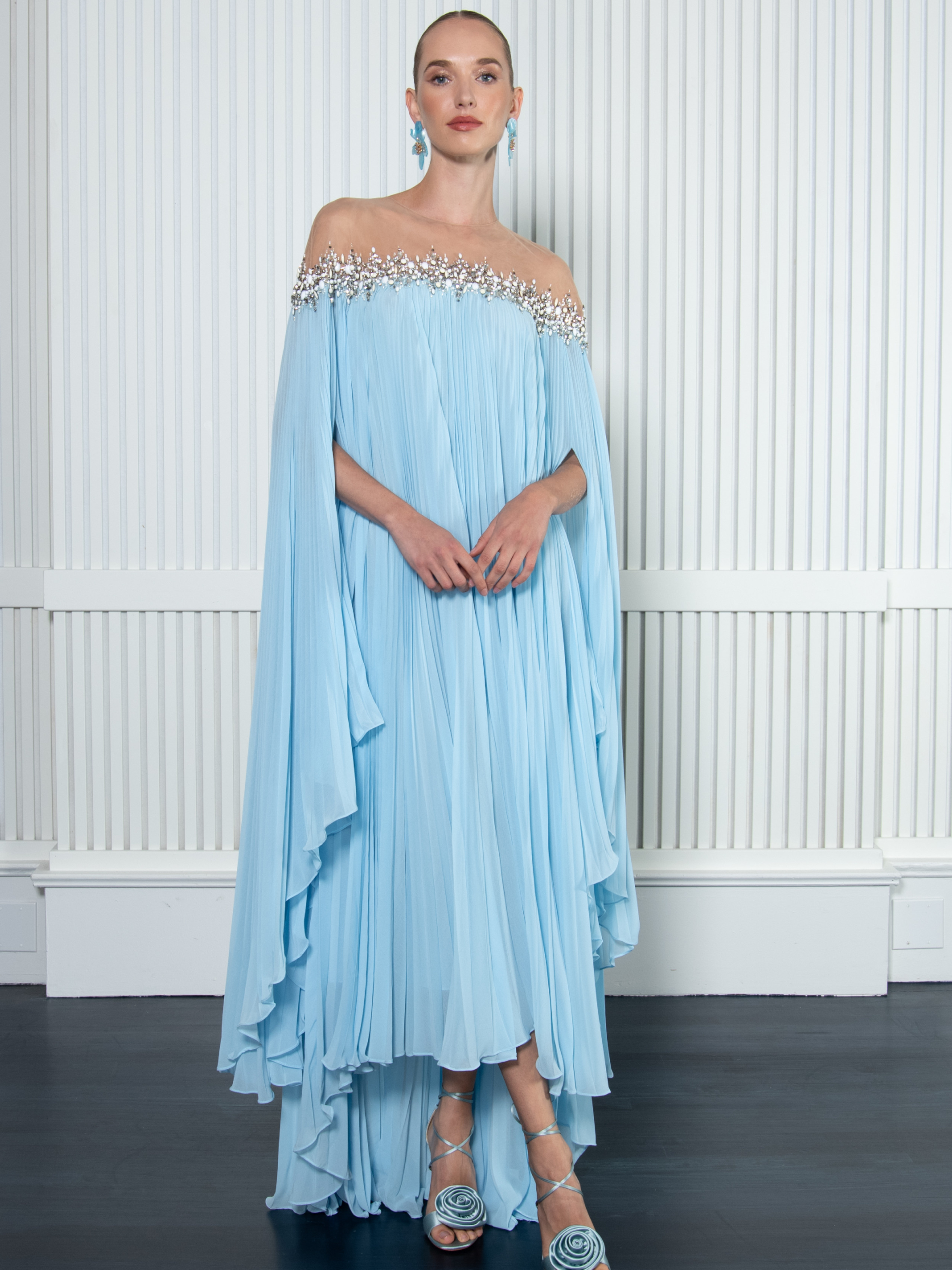 badgley mischka light blue dress $796 Badgley Mischka Women's Blue Pleated Sweetheart Gown Dress Size 0