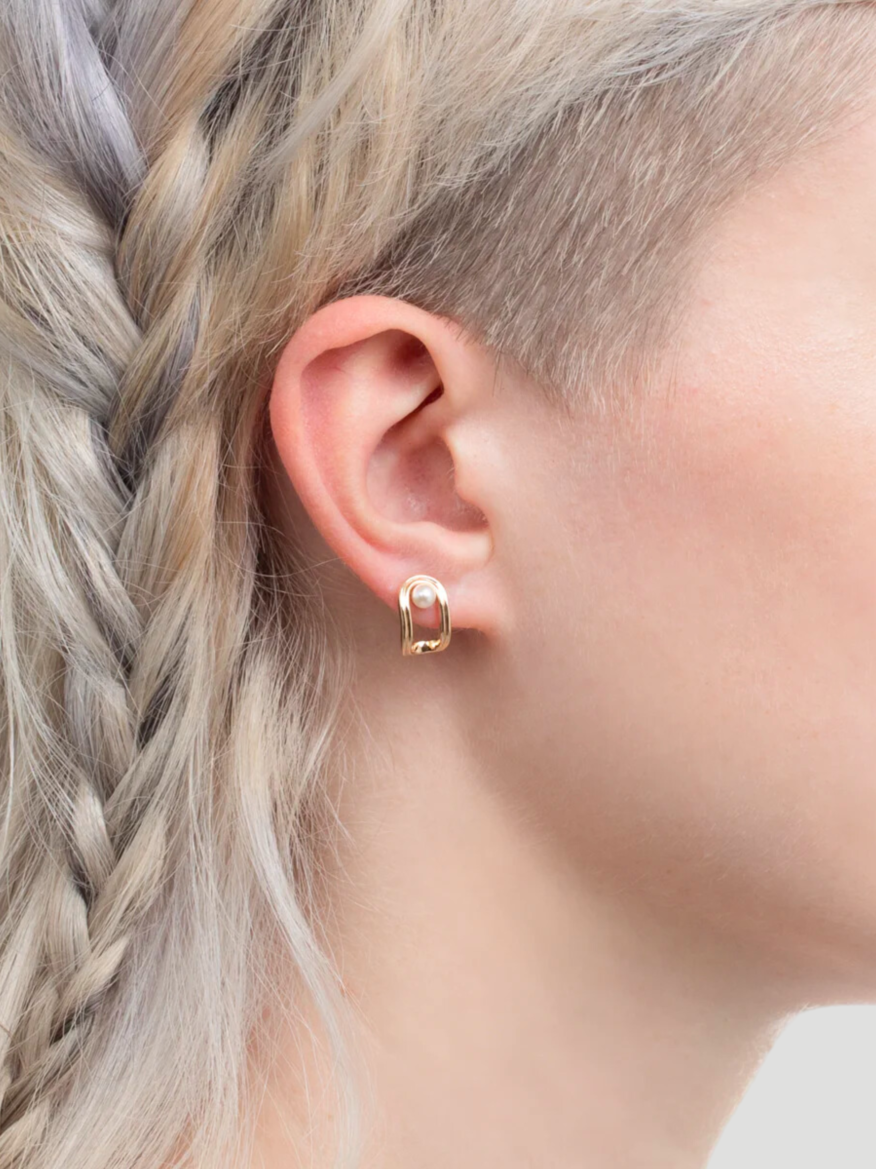 Beluga Pearl Earring | Fivestory New York